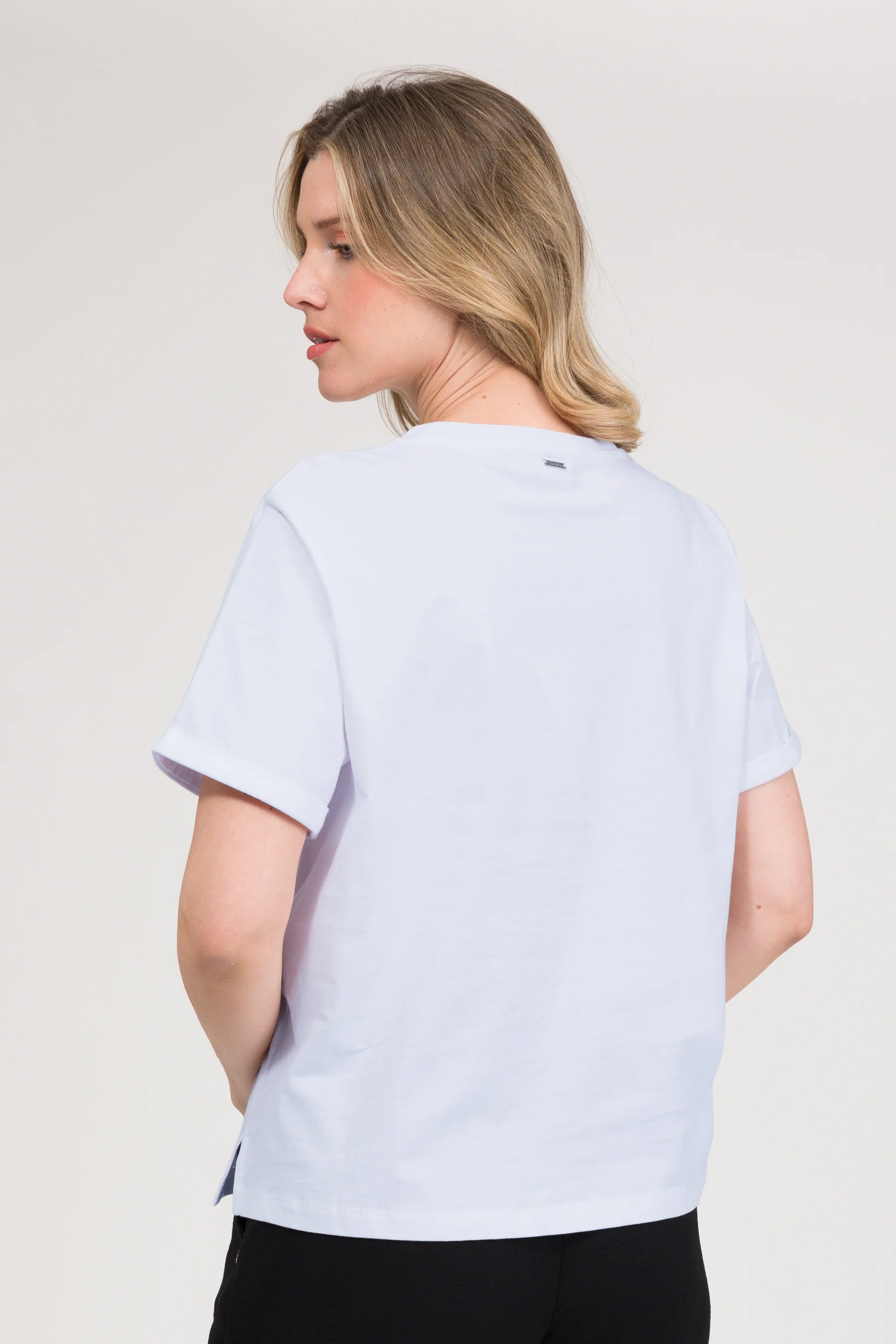 Camiseta blanca de manga corta - Image 4