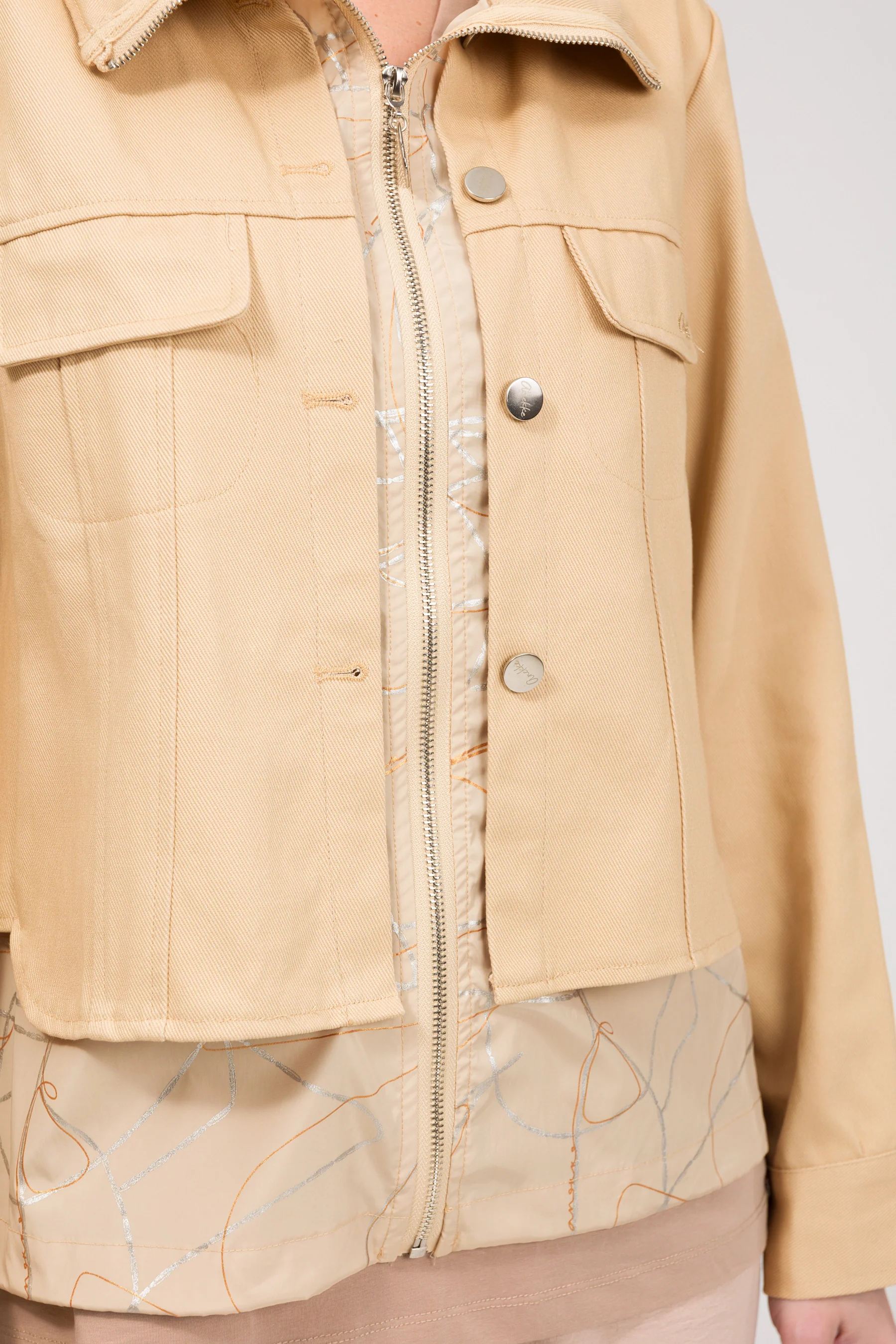 Chaqueta beige - Image 7