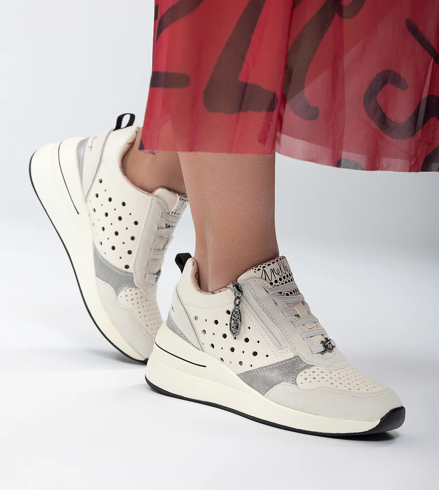 Deportivos blancos con cuña Lunares - Image 2
