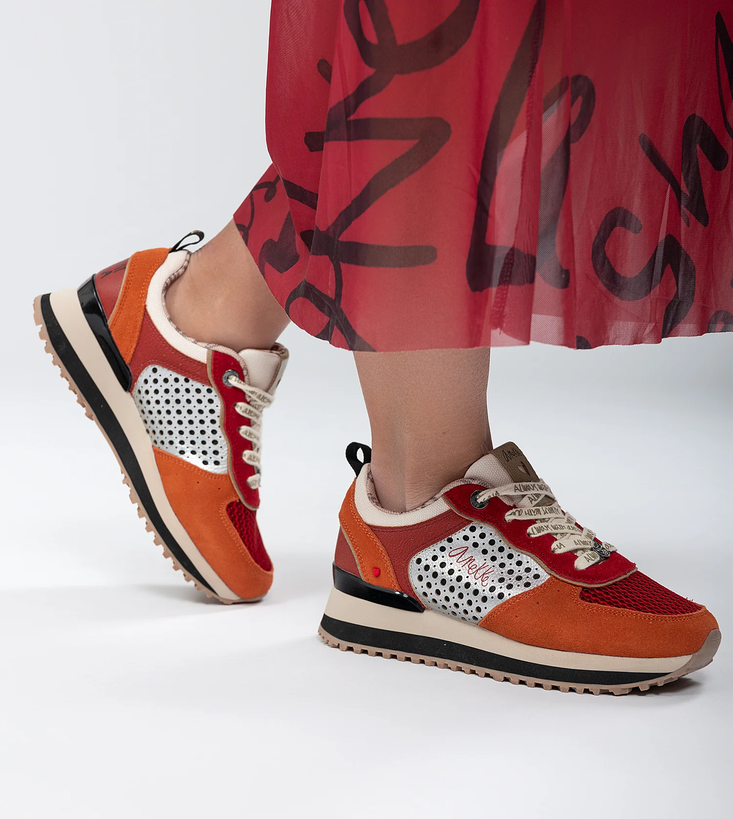 Deportivos plataforma rojos - Image 2