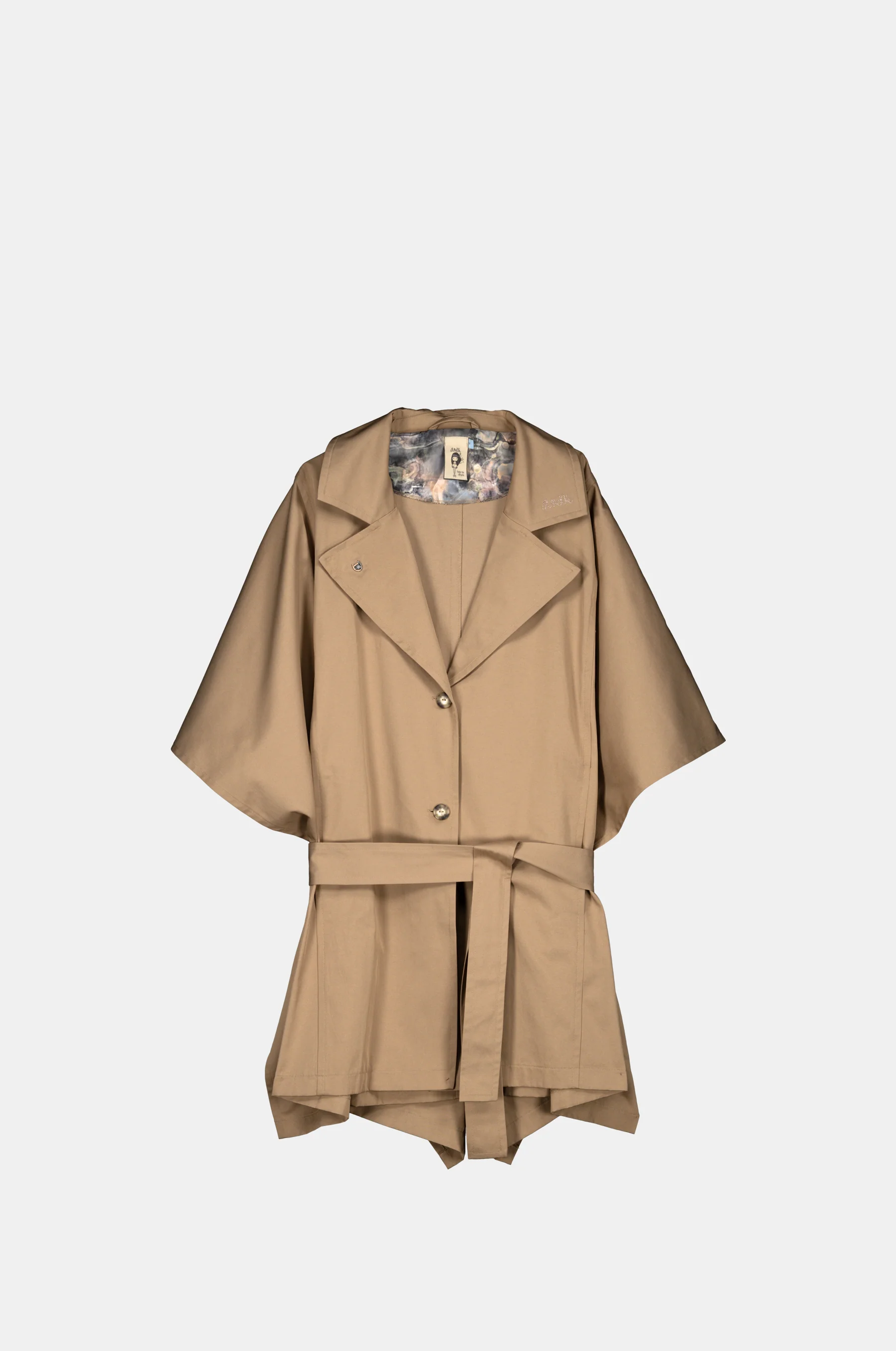 Gabardina estilo capa beige