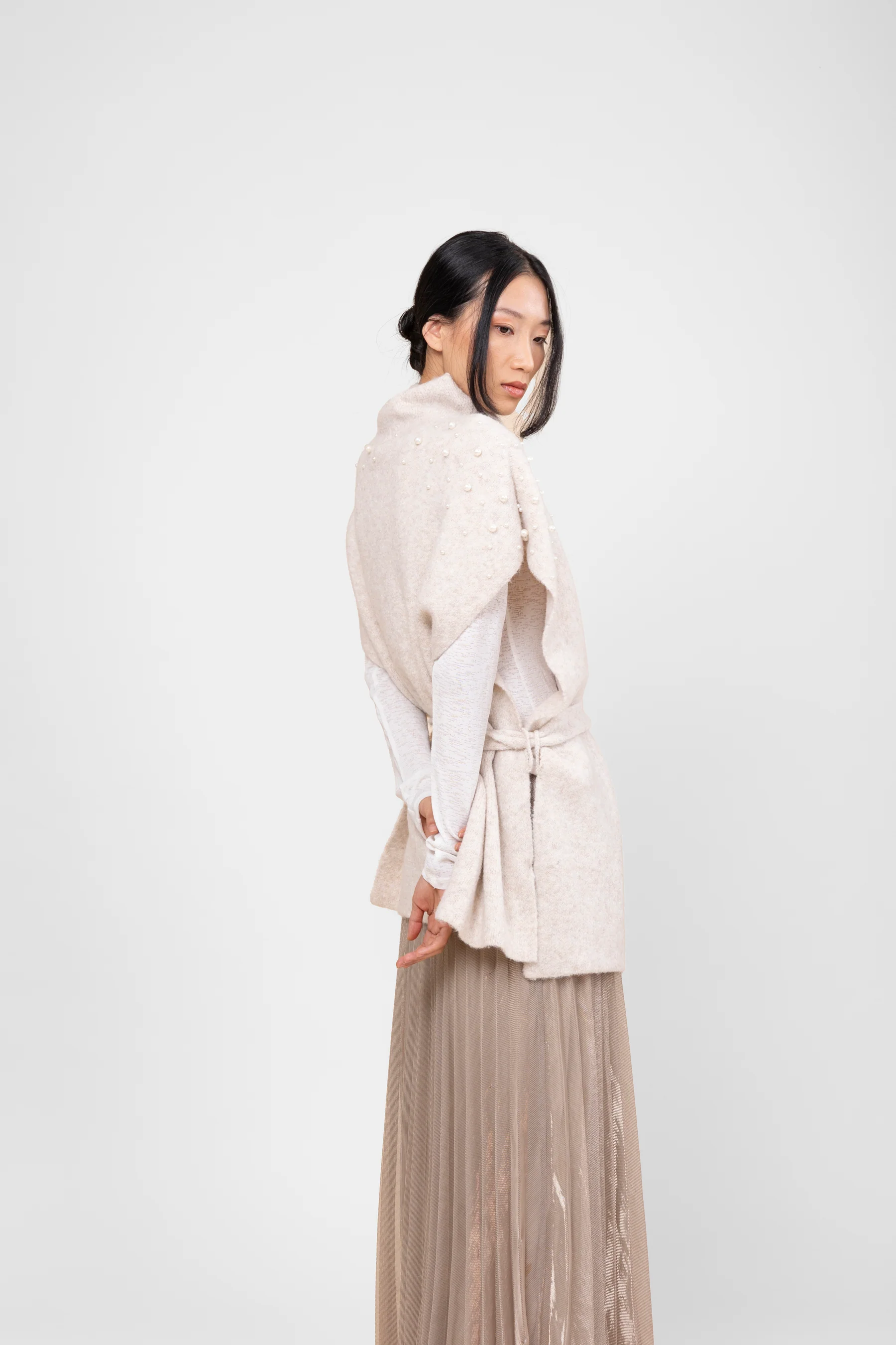 Poncho cuello alto con cinturón hueso - Image 3
